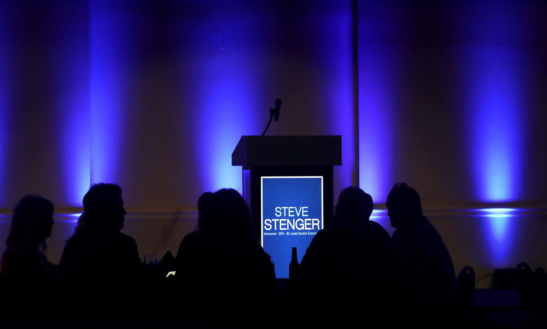 Stenger supporters gather to watch results